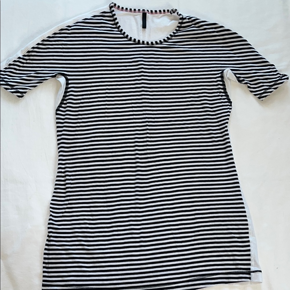 Lululemon black and white stripe short sleeve top in size 8